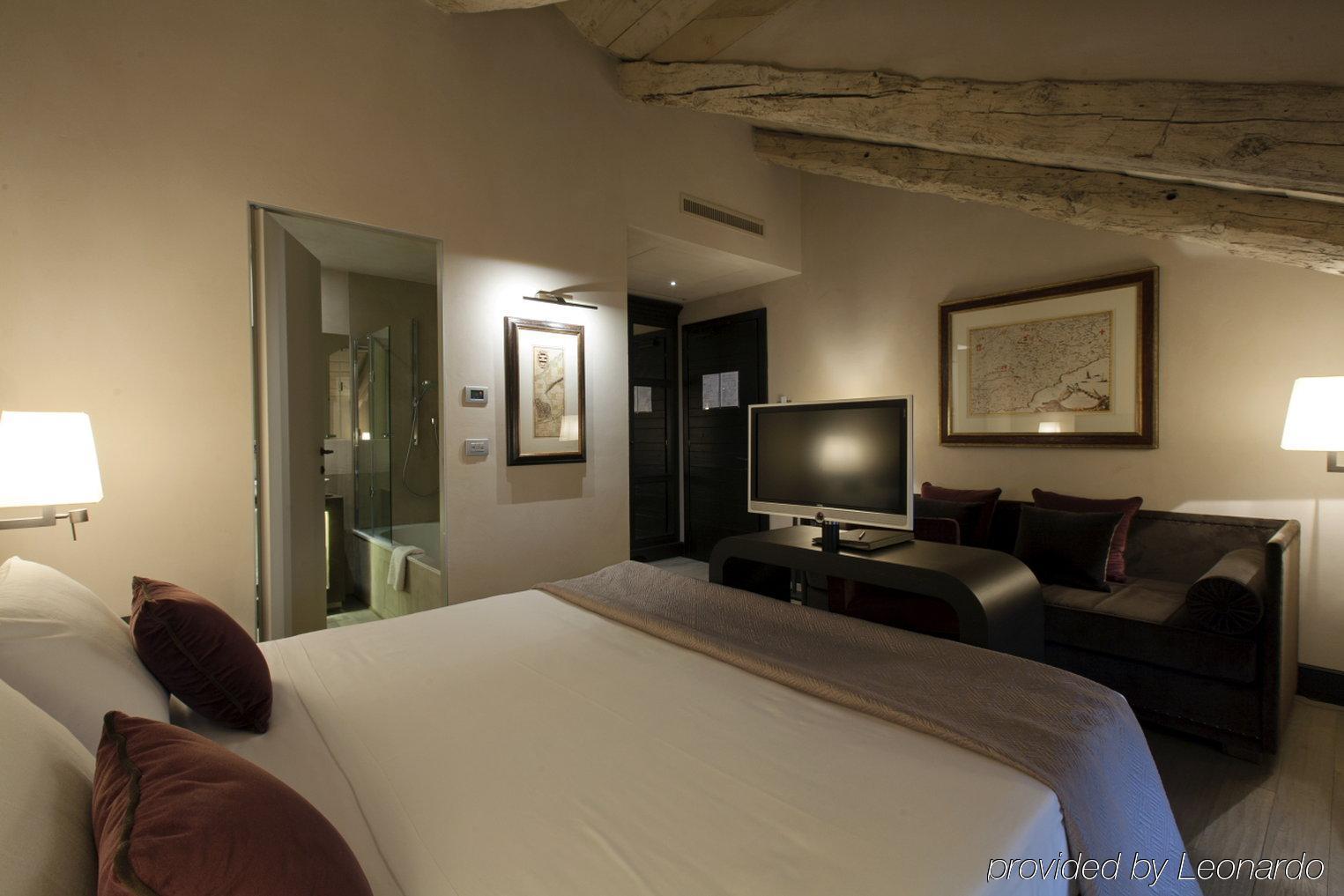 Palazzo Righini Hotel Fossano Room photo